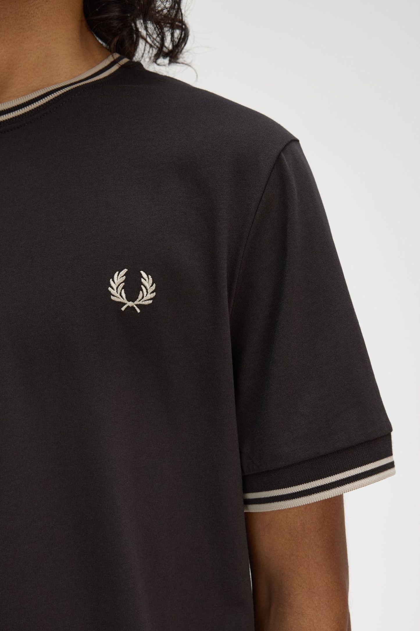 Fred Perry Twin Tipped T-Shirt Anchor Grey / Oatmeal