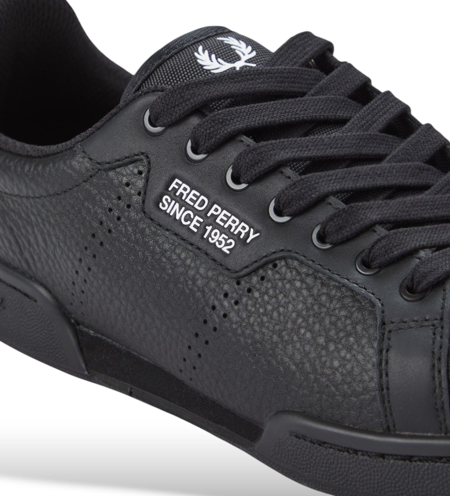 Fred Perry LEATHER SNEAKERS BLACK