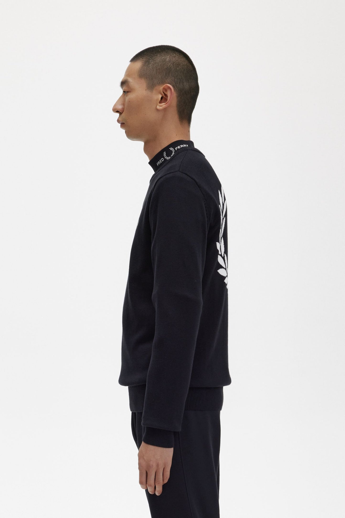 Fred Perry Graphic Laurel Wreath Jumper Black