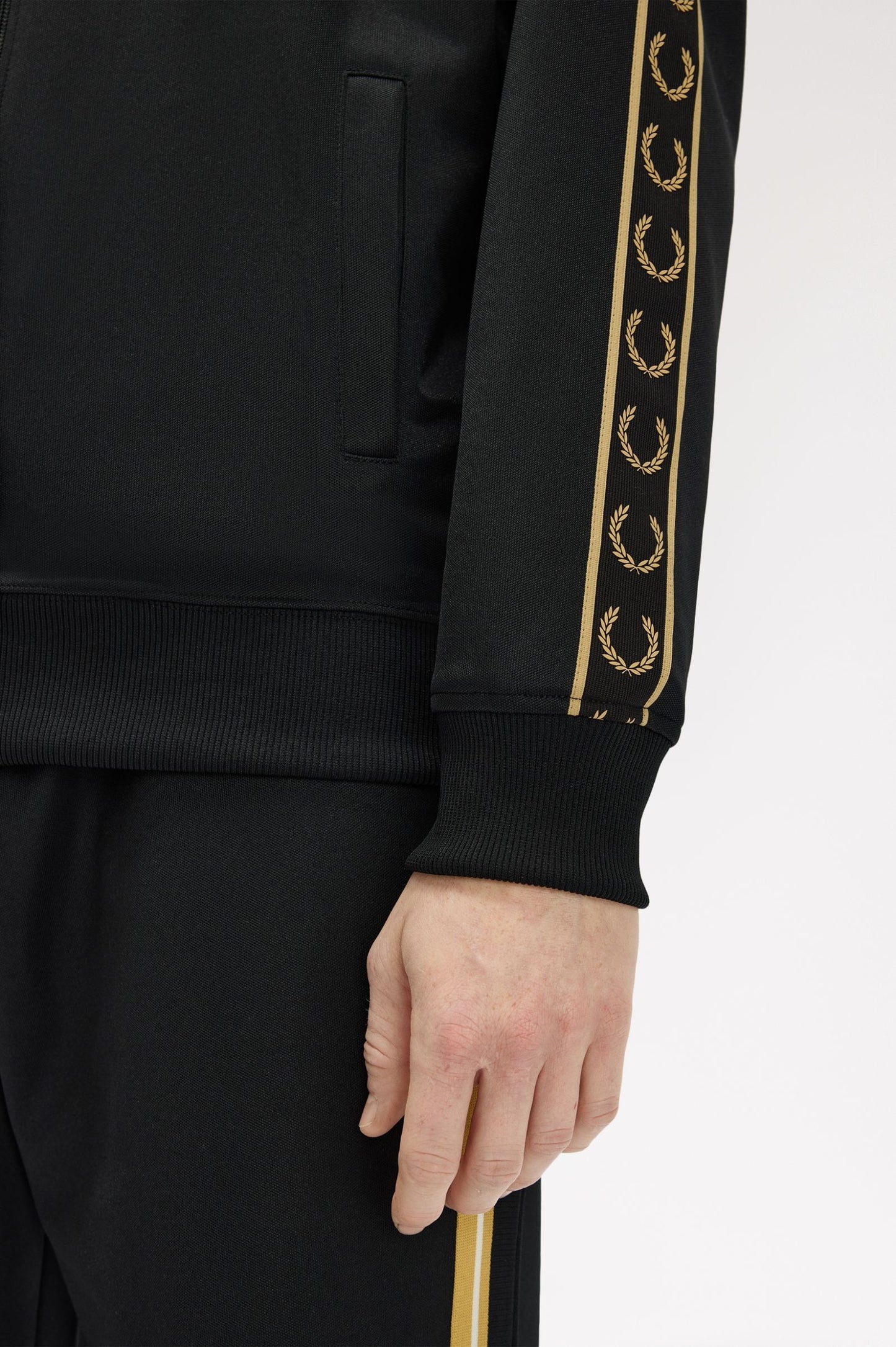 Fred Perry Contrast Tape Track Black / Champagne