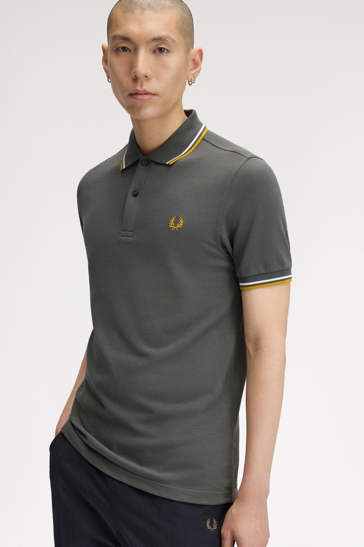Fred Perry Polo M3600 Field Green / Ecru / Golden