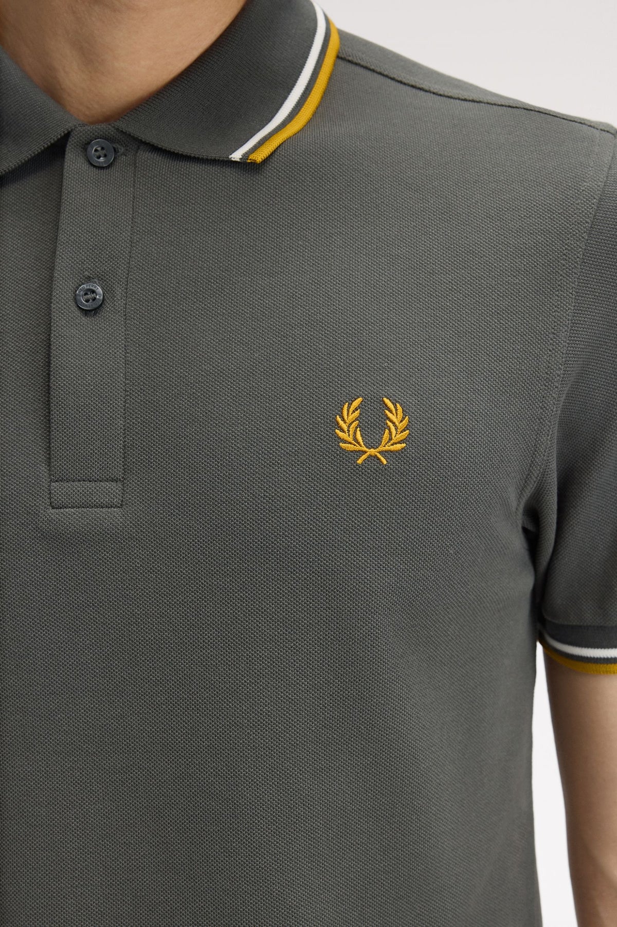 Fred Perry Polo M3600 Field Green / Ecru / Golden