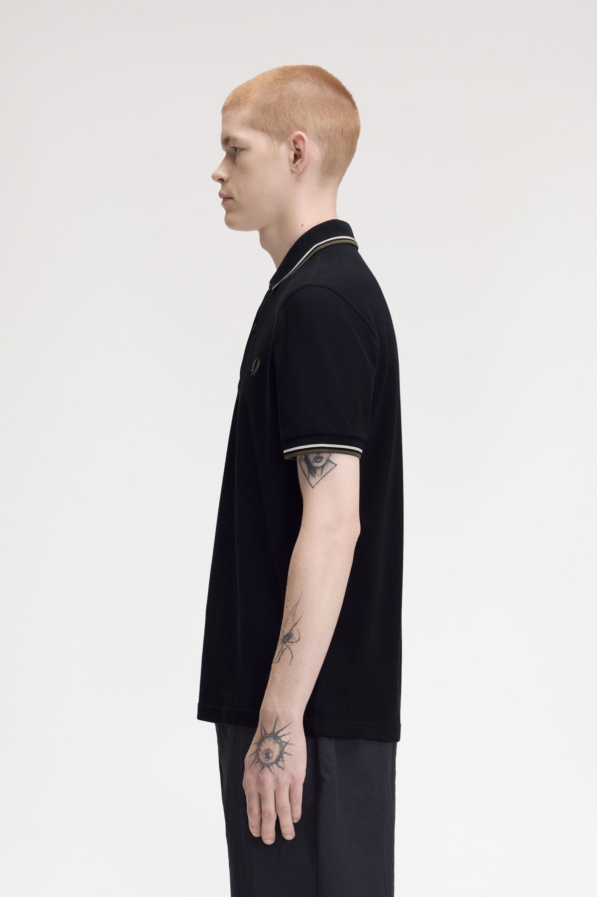 Fred Perry Polo M3600 Black / Ecru / Laurel Wreath