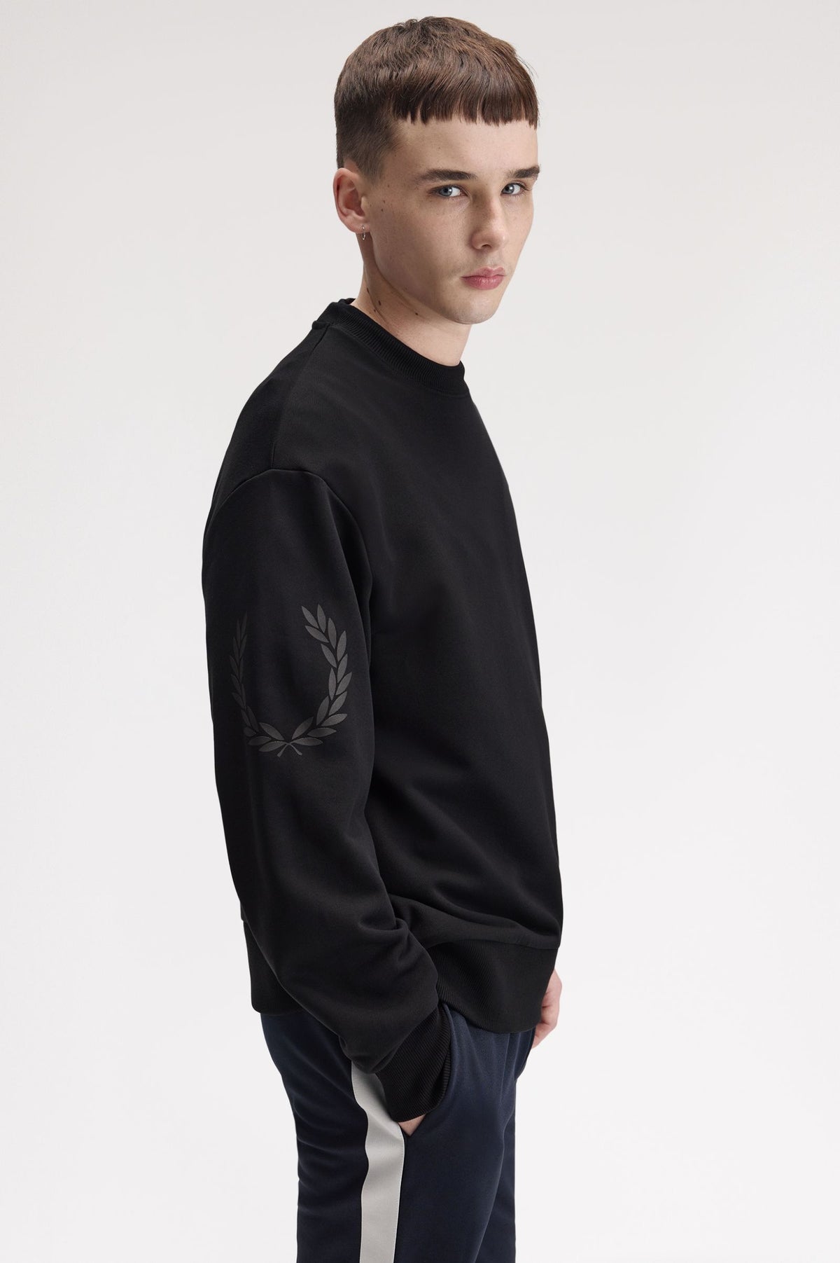 Fred Perry Reflective Laurel Wreath Sweatshirt Black