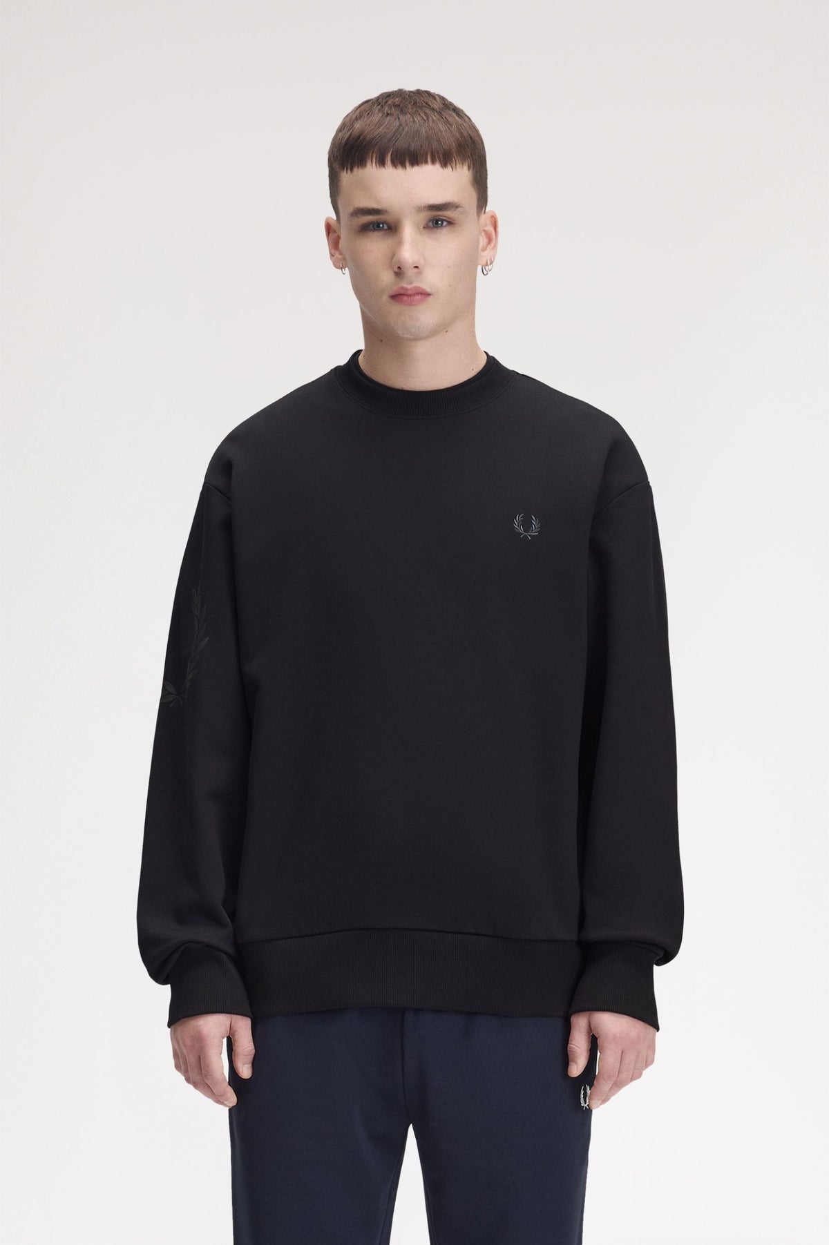 Fred Perry Reflective Laurel Wreath Sweatshirt Black