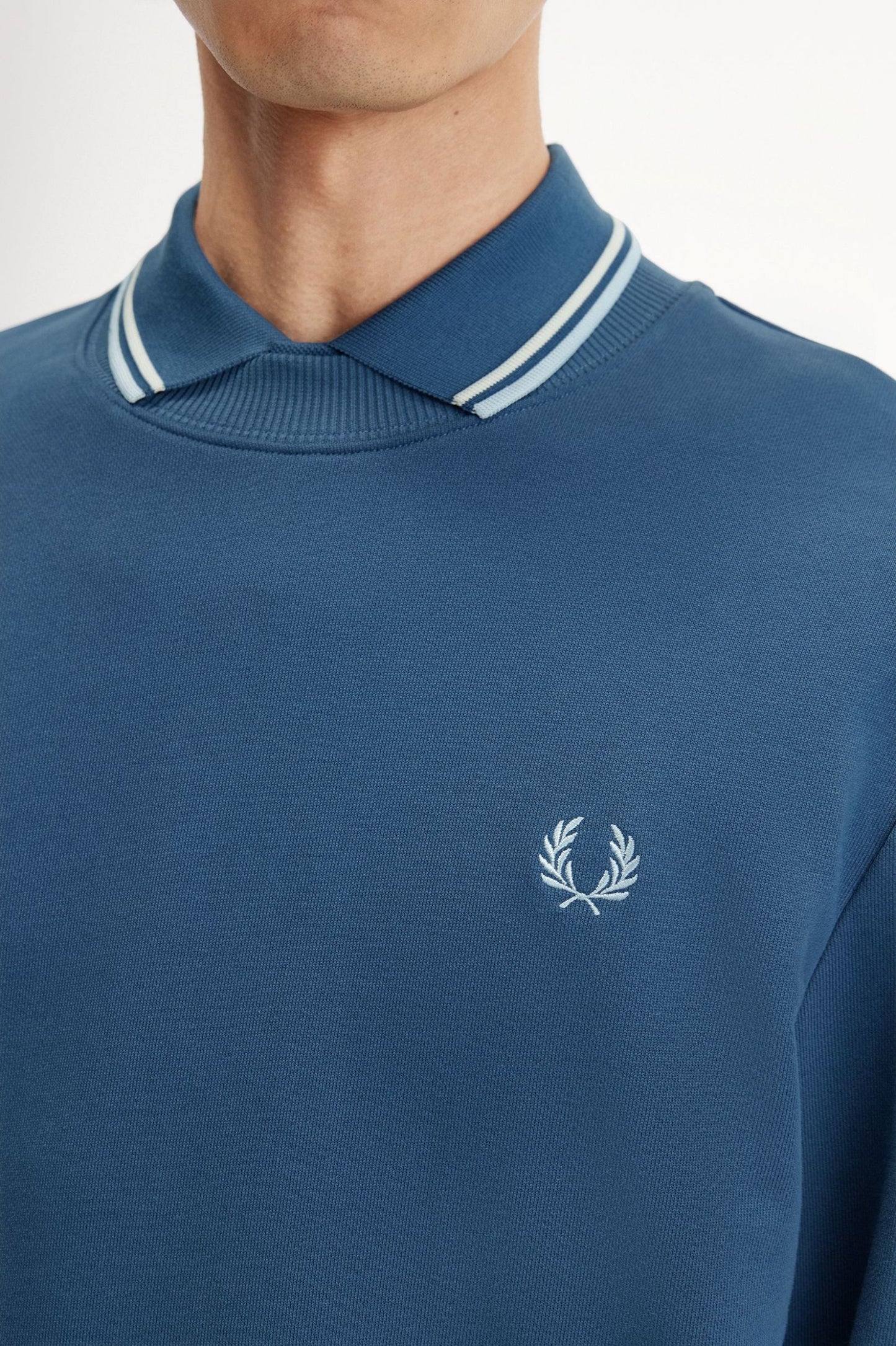 Fred Perry Crew Neck Sweatshirt Midnight Blue / Light Ice